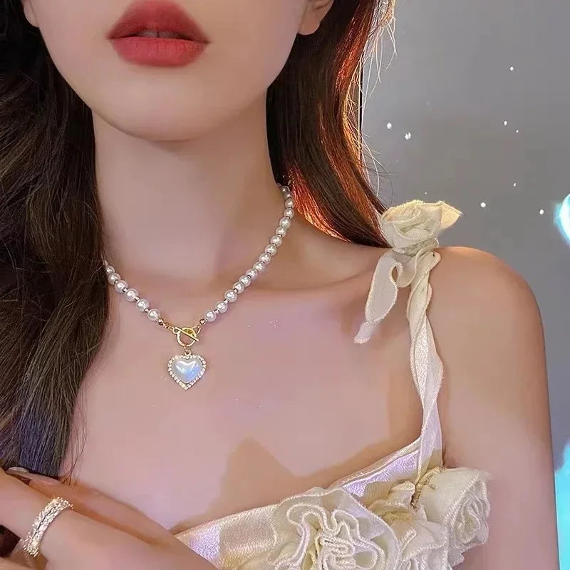 New Simple Hollow Love Heart Pendant Necklace for Women Fashion Creative Geometric Clavicle Chain Necklaces Party Jewelry Gift