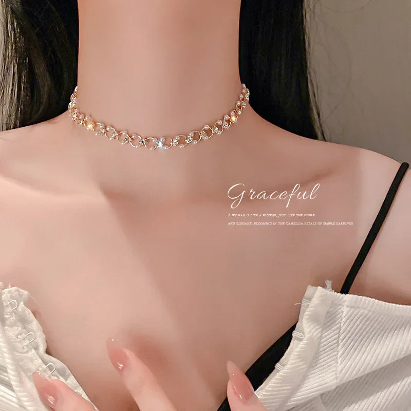 New Simple Hollow Love Heart Pendant Necklace for Women Fashion Creative Geometric Clavicle Chain Necklaces Party Jewelry Gift